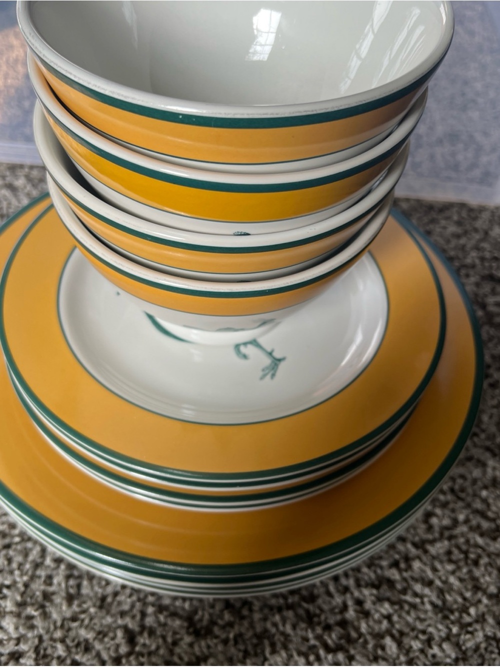 Yellow & Green Farmhouse Rooster Dinnerware Set for 4 🍽️ - Picture 7 of 8
